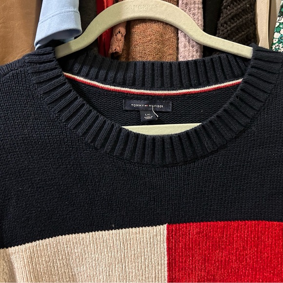 Tommy Hildiger Navy Logo Heritage Sweater - Picture 8 of 10